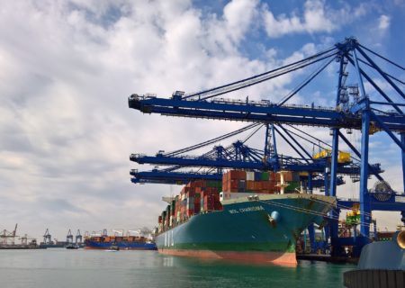 Puertos del Estado promueve la exención del impuesto al suministro eléctrico a buques en atraque