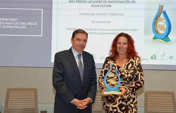 Planas entrega el premio Jacumar de investigación a la Fundación Azti ...